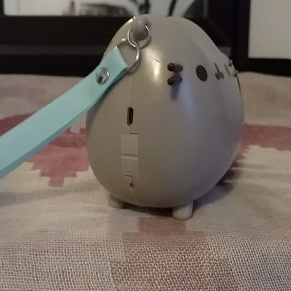 Pusheen Bluetooth speaker - Picture 2 of 4